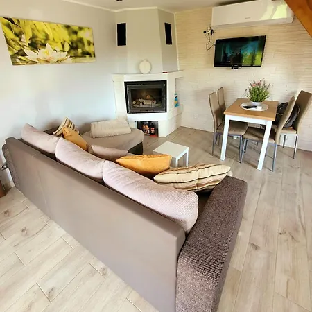 Semesterbostad Pina Haus